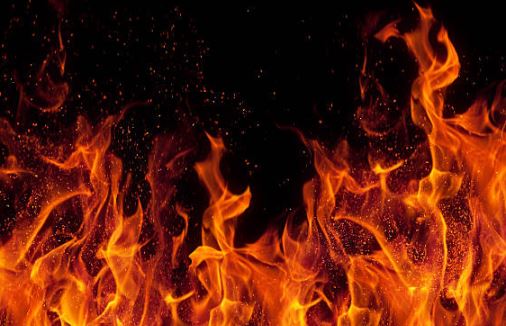 'श्रीनगर के पुराने शहर में आग लगने से 3 आवासीय मकान जलकर खाक हो गए | '